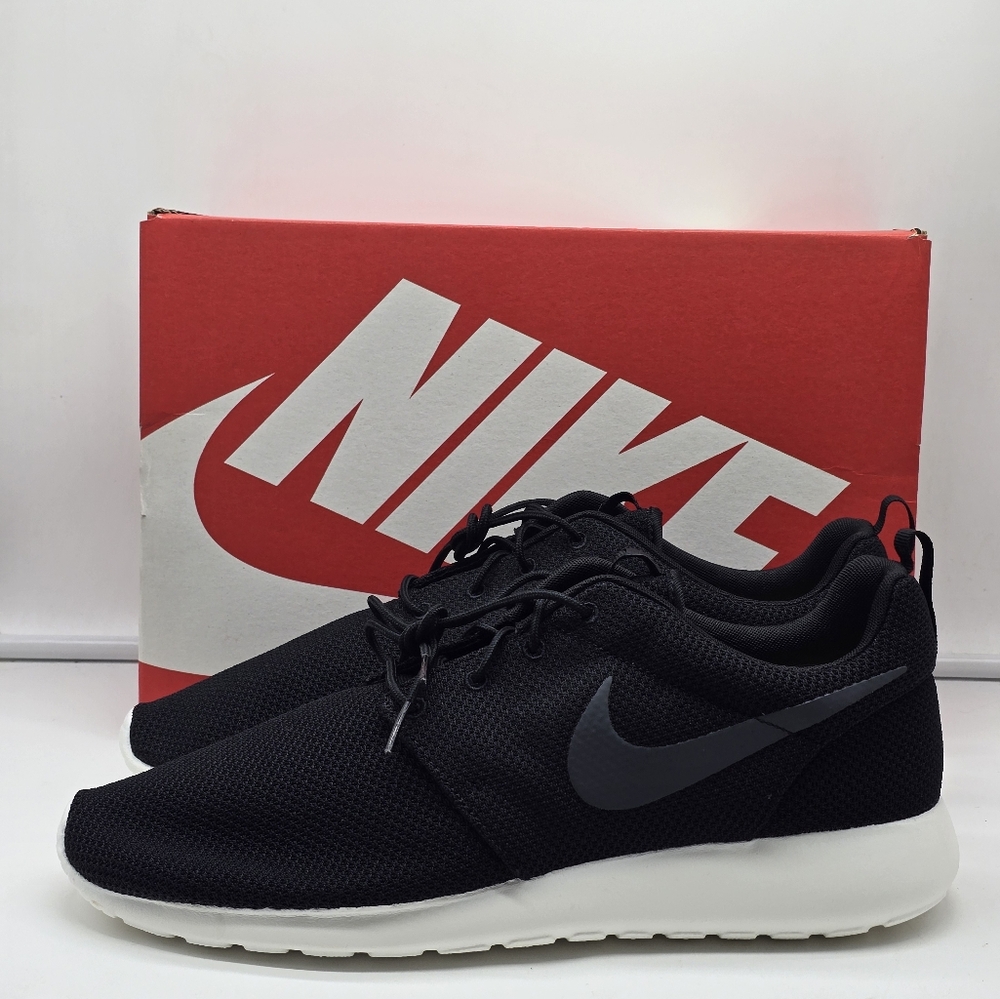 NEW Nike Roshe One Size 14